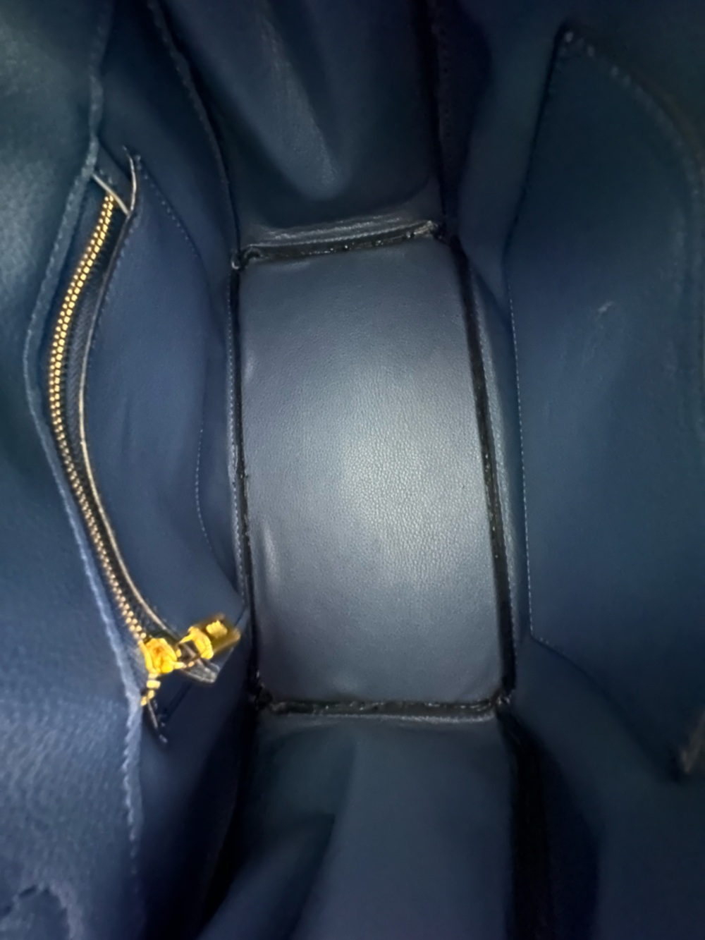 Blue leather “wirkin” crossbody Bag with Gold Hardware. - Picture 4 of 4